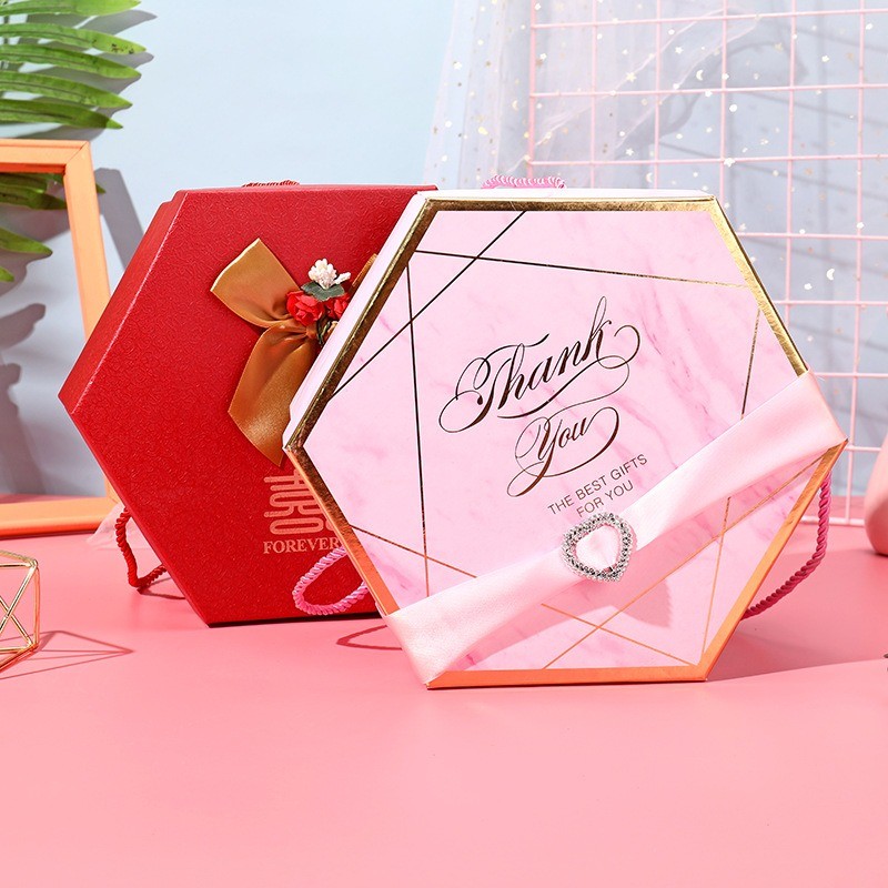 Sechseckige Geschenkboxen aus Papier